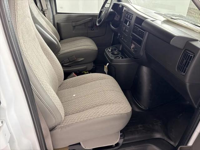 2026 Chevrolet Express Cargo Van 2500 Regular Wheelbase, WT, RWD