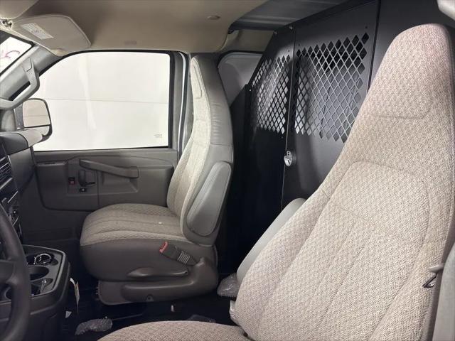 2026 Chevrolet Express Cargo Van 2500 Regular Wheelbase, WT, RWD