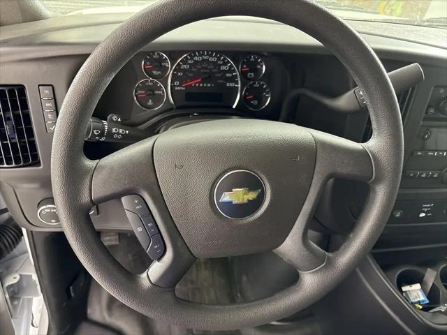2026 Chevrolet Express Cargo Van 2500 Regular Wheelbase, WT, RWD