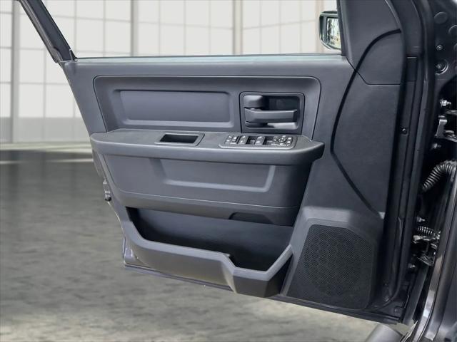 2026 Ram 2500 Black Express Crew Cab 4x4 6'4" Box