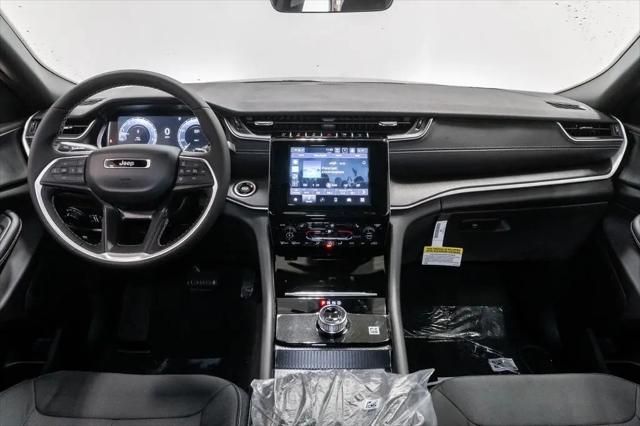 2026 Jeep Grand Cherokee Altitude 4x4