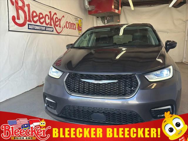 2023 Chrysler Pacifica Touring L for sale in Red Springs, NC