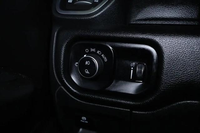 2024 Ram 1500 Big Horn Crew Cab 4x4 5'7" Box