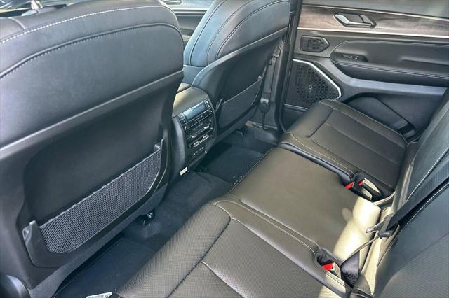2026 Jeep Grand Cherokee L Grand Cherokee Limited Reserve 4x4