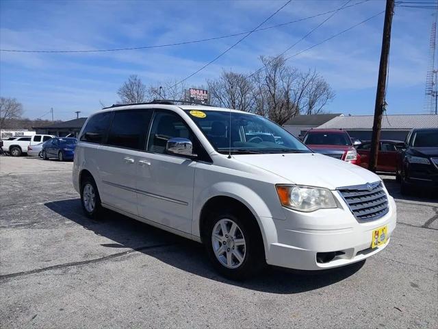 2010 Chrysler Town & Country Touring for sale in Springfield, MO