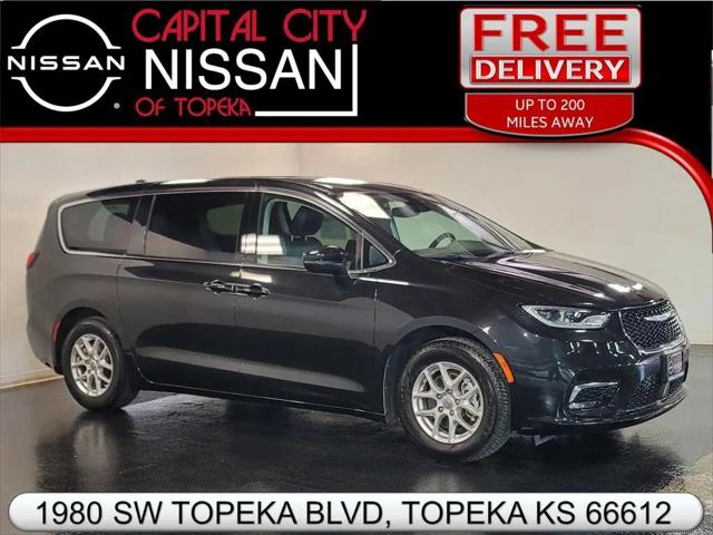 2023 Chrysler Pacifica Touring L for sale in Topeka, KS