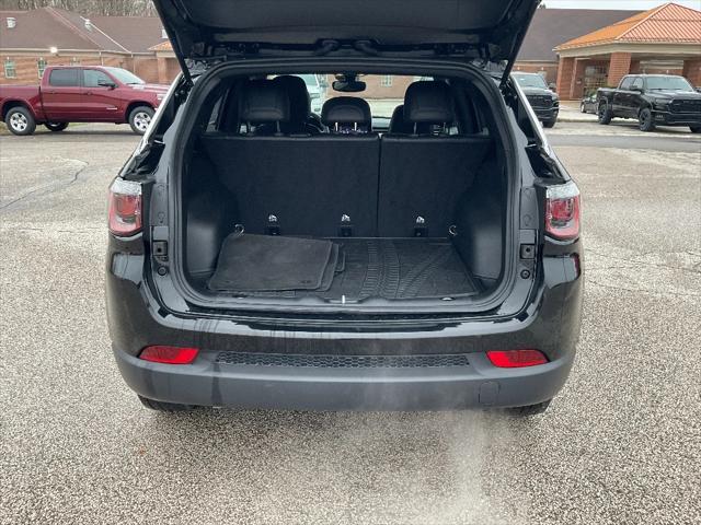 2023 Jeep Compass Latitude Lux FWD
