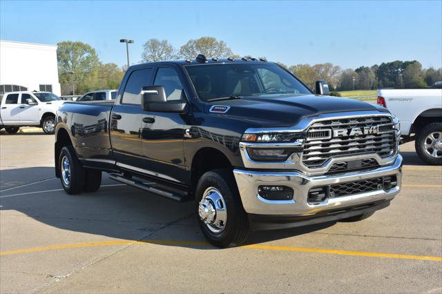 2026 RAM Ram 3500 RAM 3500 TRADESMAN CREW CAB 4X4 8 BOX