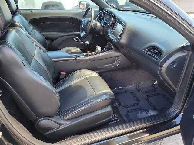 2015 Dodge Challenger SXT Plus