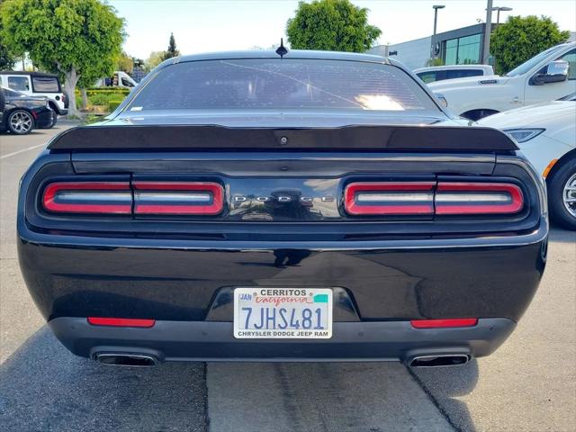 2015 Dodge Challenger SXT Plus