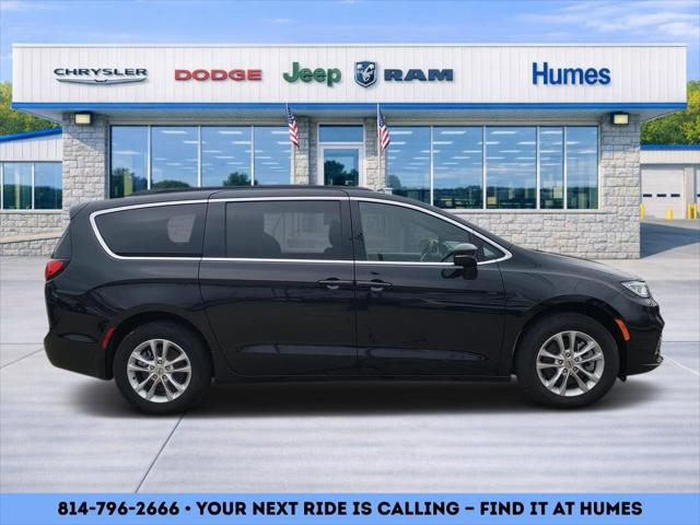 2022 Chrysler Pacifica Touring AWD