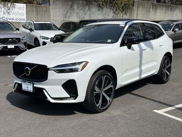 2024 Volvo XC60 B5 Ultimate Dark Theme