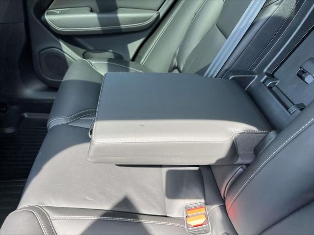2024 Volvo XC60 B5 Ultimate Dark Theme