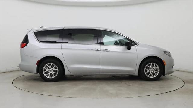 2024 Chrysler Voyager LX
