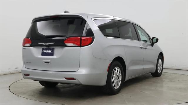 2024 Chrysler Voyager LX
