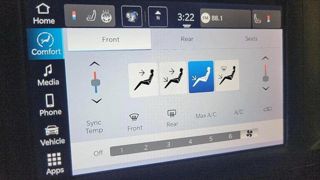 2024 Chrysler Voyager LX