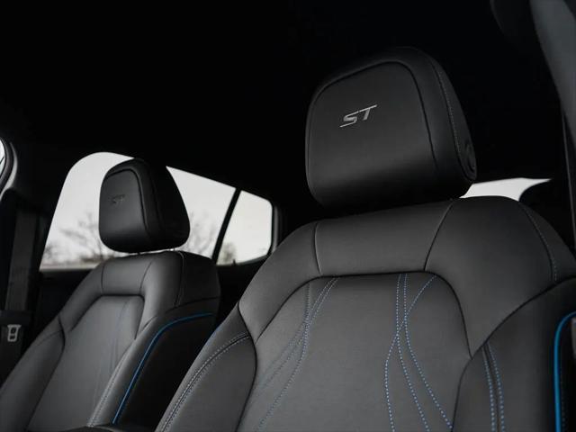 2026 Buick NV Sport Touring FWD