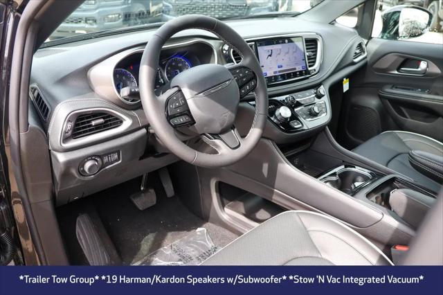 2027 Chrysler Pacifica Limited AWD