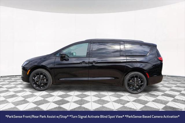 2027 Chrysler Pacifica Limited AWD