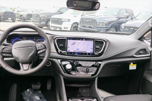 2027 Chrysler Pacifica Limited AWD