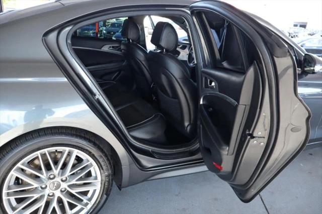 2021 Genesis G70 2.0T RWD