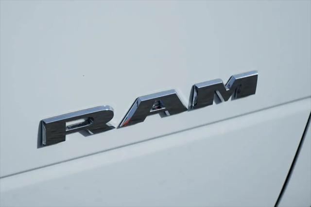 2022 Ram 3500 Big Horn Crew Cab 4x4 8' Box