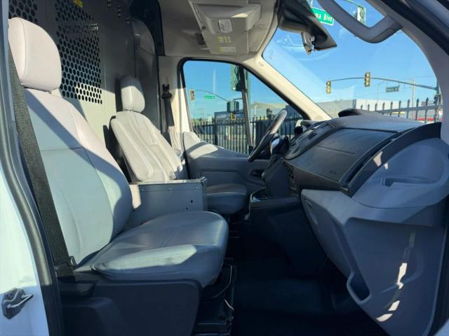 2018 Ford Transit Medium Roof w/Sliding Side Door w/RWB