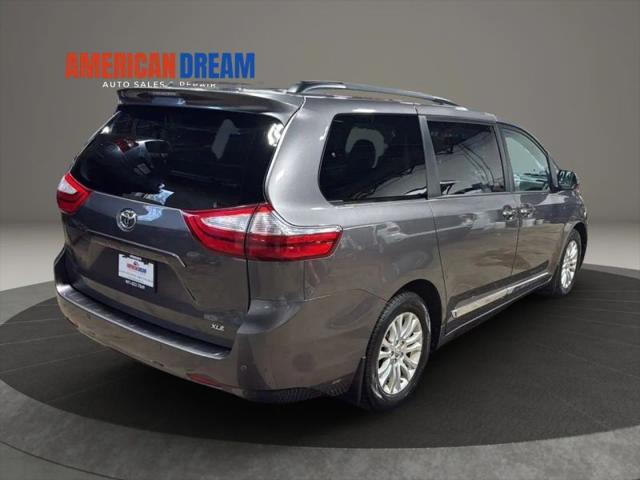 2017 Toyota Sienna XLE 8 Passenger