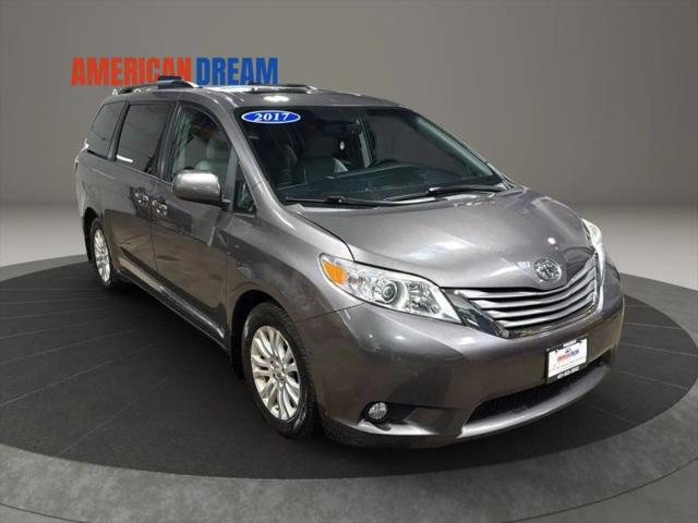 2017 Toyota Sienna XLE 8 Passenger