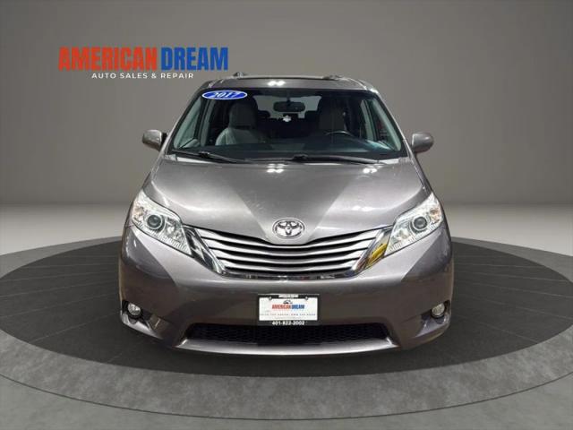 2017 Toyota Sienna XLE 8 Passenger