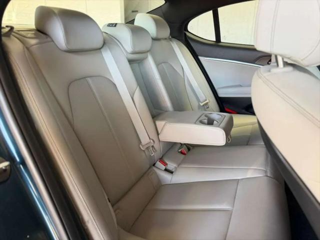 2022 Genesis G70 2.0T AWD