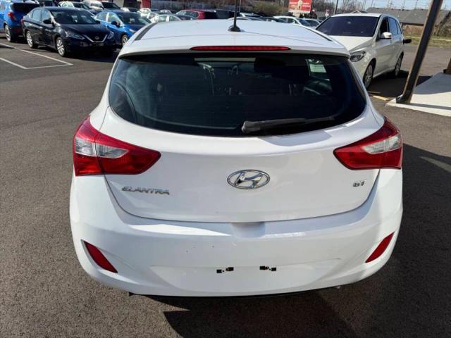 2017 Hyundai Elantra GT Base