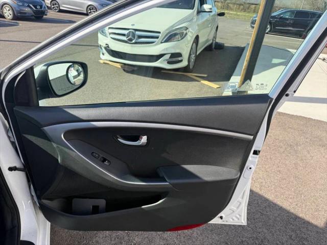 2017 Hyundai Elantra GT Base