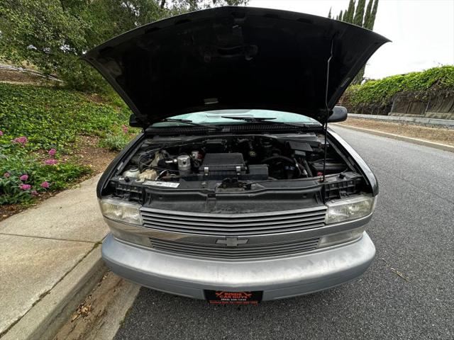 2000 Chevrolet Astro Base