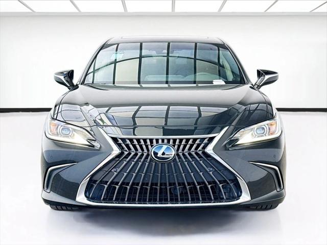 2025 Lexus ES 300h 300h