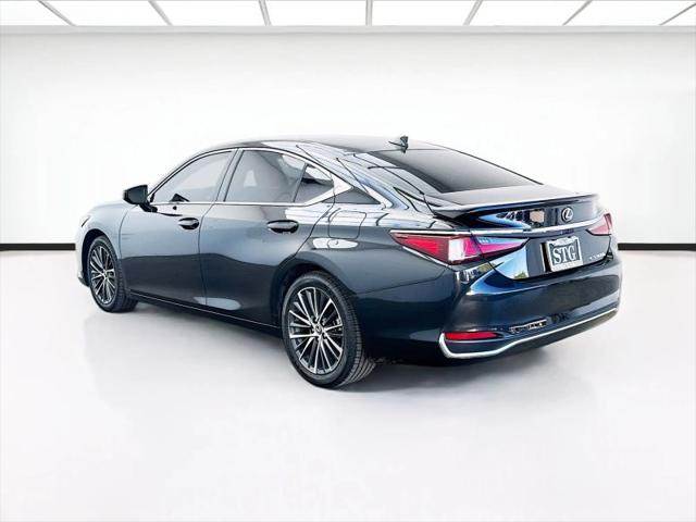 2025 Lexus ES 300h 300h