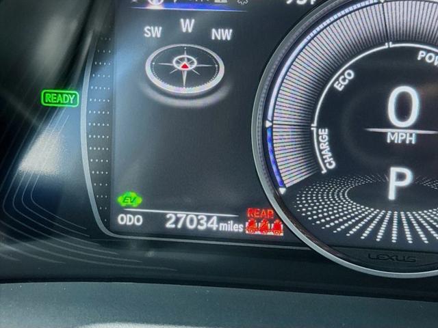 2025 Lexus ES 300h 300h