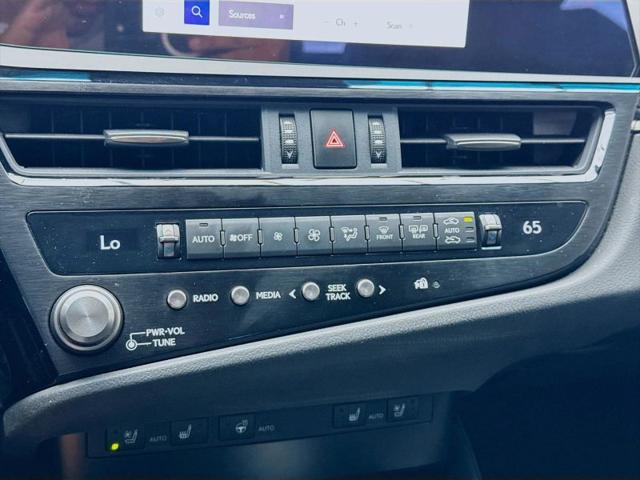 2025 Lexus ES 300h 300h