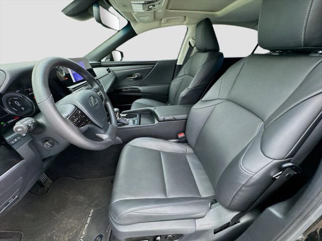 2025 Lexus ES 300h 300h