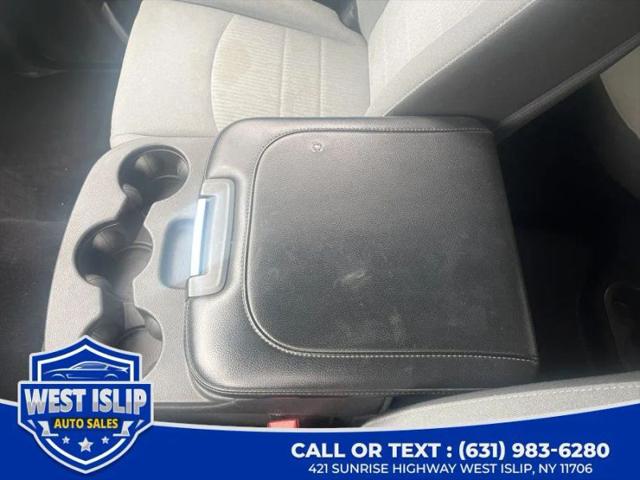 2022 Ram 1500 Classic SLT Crew Cab 4x4 5'7" Box