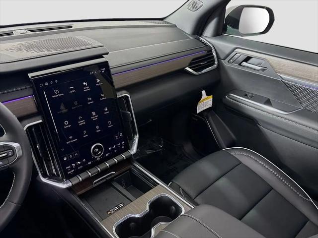 2026 GMC Acadia Denali AWD