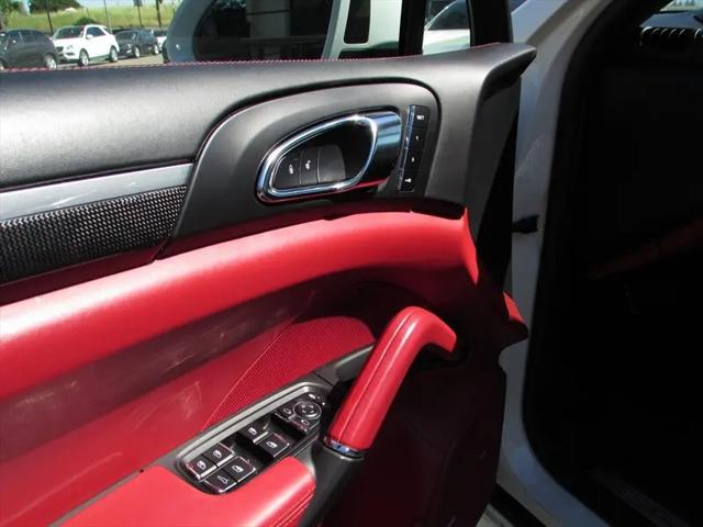 2016 Porsche Cayenne GTS