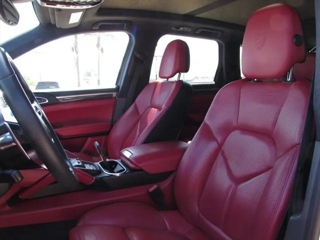 2016 Porsche Cayenne GTS