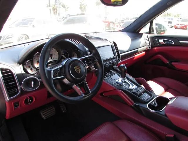 2016 Porsche Cayenne GTS