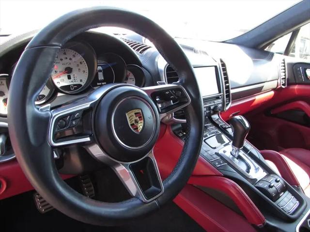 2016 Porsche Cayenne GTS