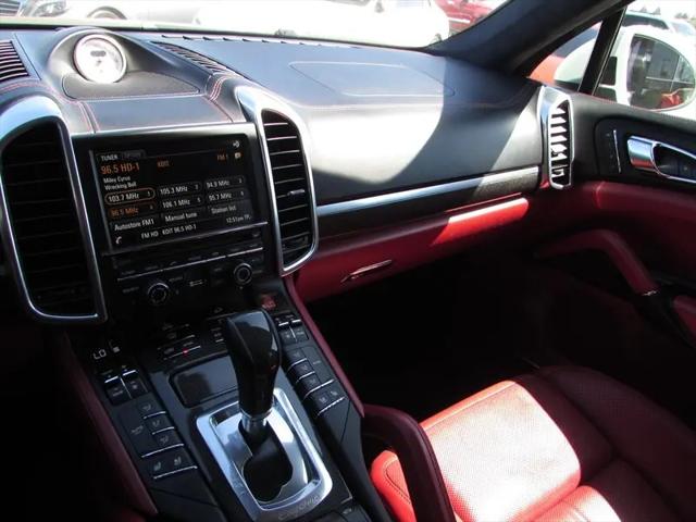 2016 Porsche Cayenne GTS