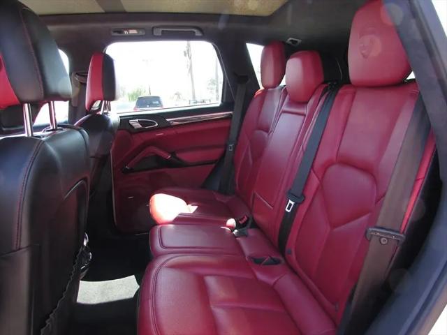 2016 Porsche Cayenne GTS