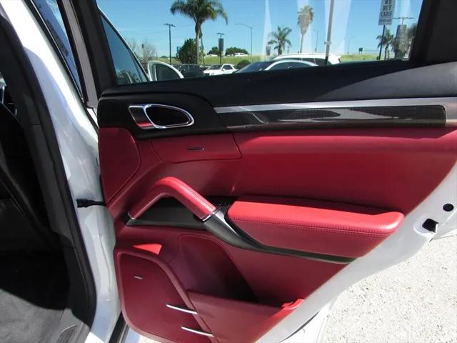 2016 Porsche Cayenne GTS