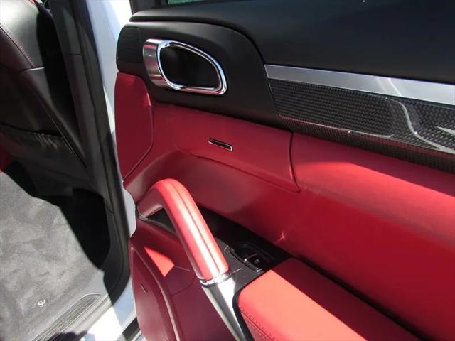 2016 Porsche Cayenne GTS