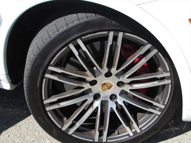 2016 Porsche Cayenne GTS